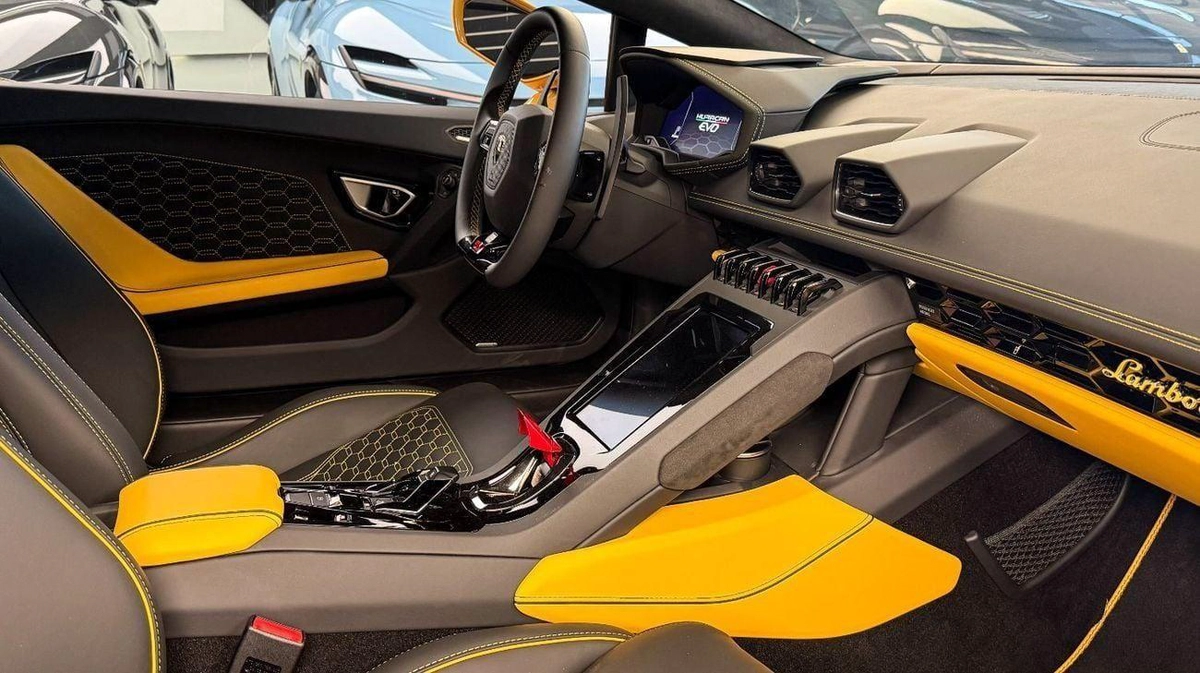 Lamborghini Huracan Lamborghini Huracán EVO Spyder – V10 - 2023-15-15