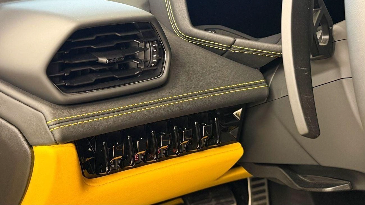 Lamborghini Huracan Lamborghini Huracán EVO Spyder – V10 - 2023-16-16