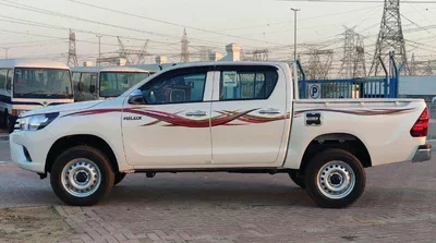 Toyota Hilux GL HILUX 2.7L AT PETROL-4