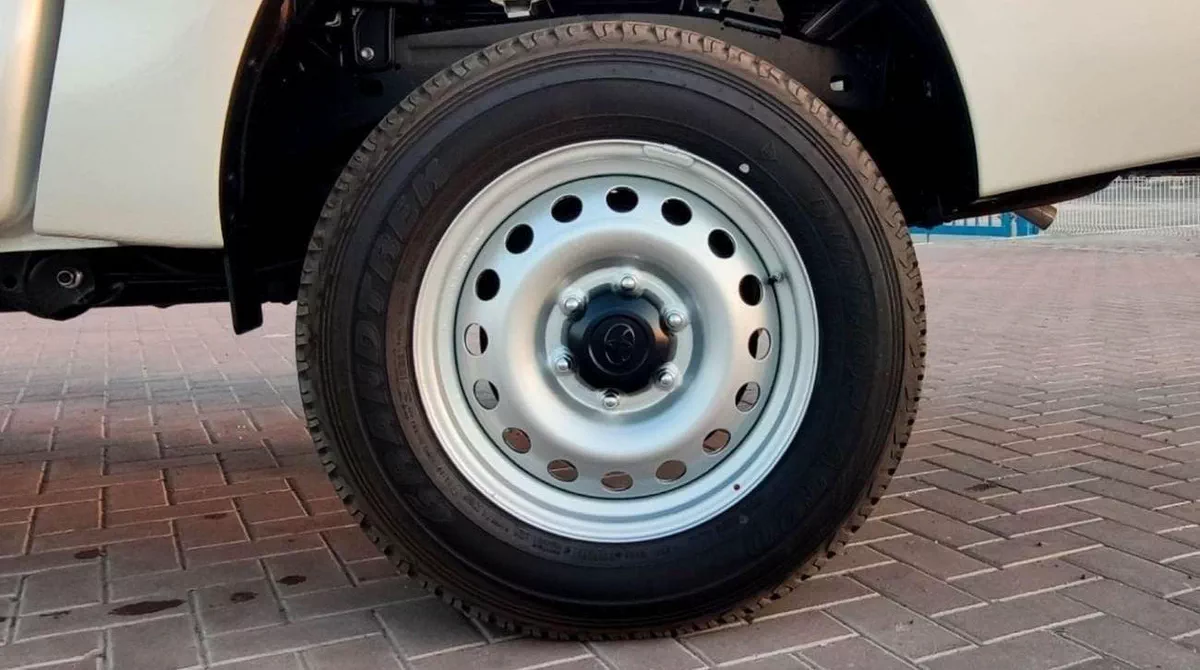 Toyota Hilux GL HILUX 2.7L AT PETROL-13-0