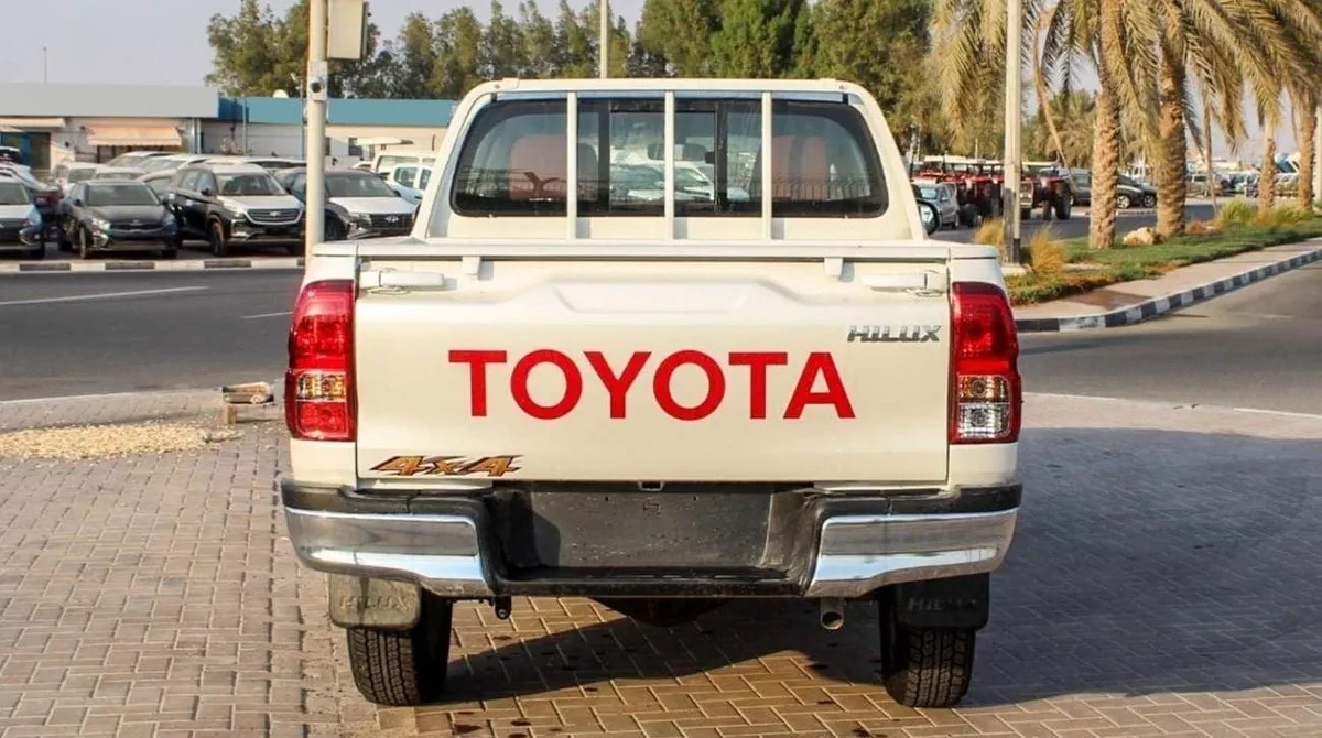 Toyota Hilux GL HILUX 2.7L AT PETROL-6-0