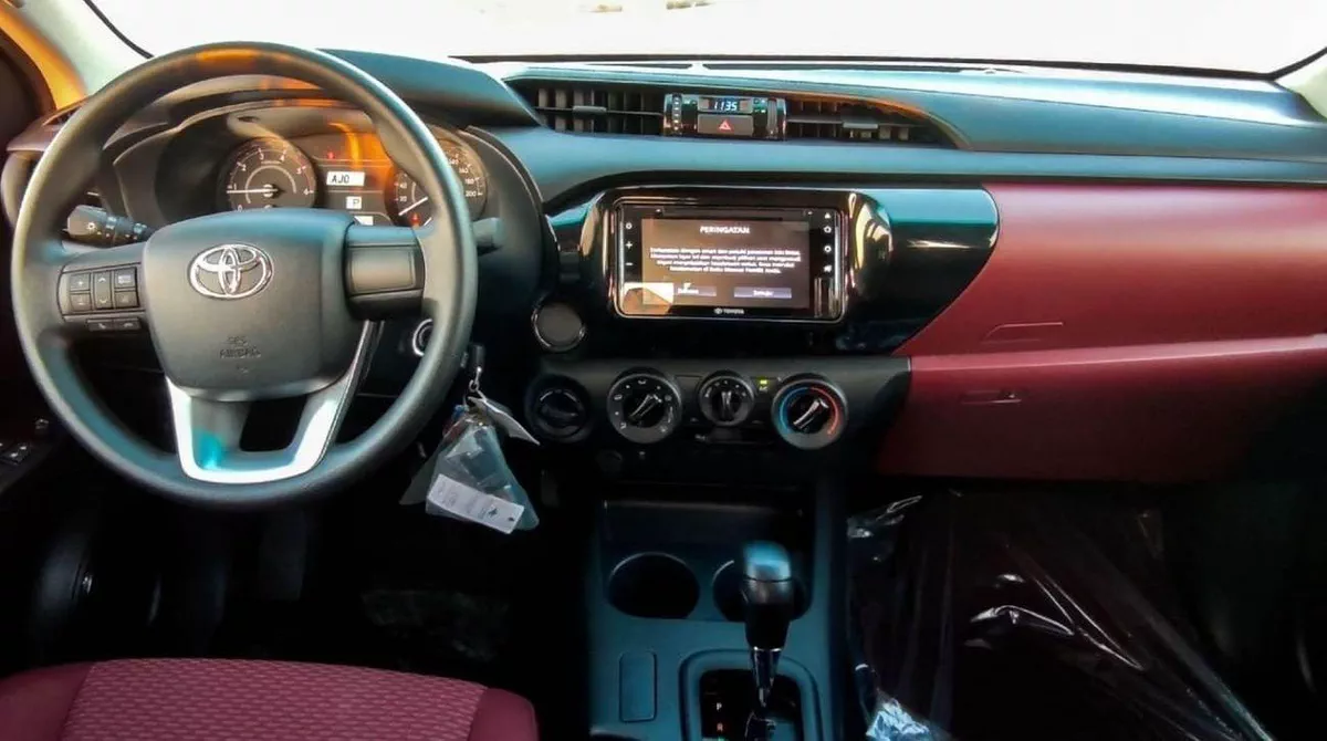 Toyota Hilux GL HILUX 2.7L AT PETROL-8-0