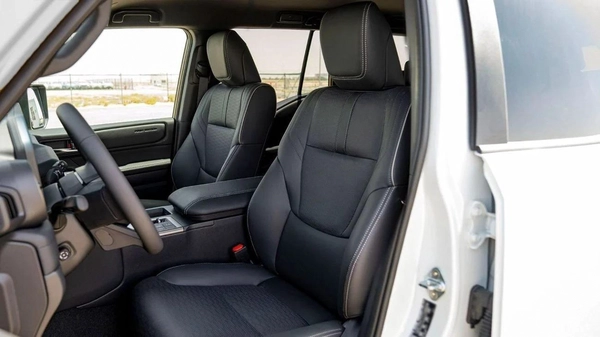 Toyota Prado 250 2.4P AT FIRST EDITION MY2024 – WHITE