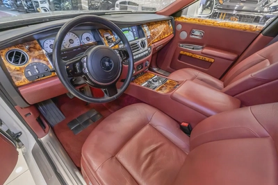 2010 | Rolls Royce Ghost -  GCC Specs Emirates | Super Mint Condition | NO Accident | Low Milage-15