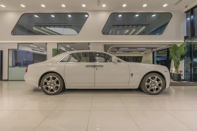 2010 | Rolls Royce Ghost -  GCC Specs Emirates | Super Mint Condition | NO Accident | Low Milage-6