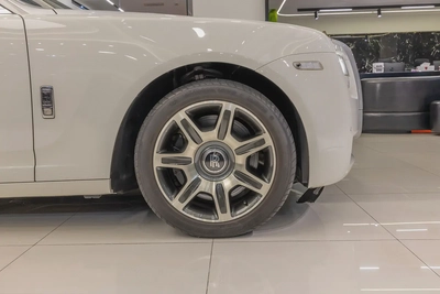 2010 | Rolls Royce Ghost -  GCC Specs Emirates | Super Mint Condition | NO Accident | Low Milage-7