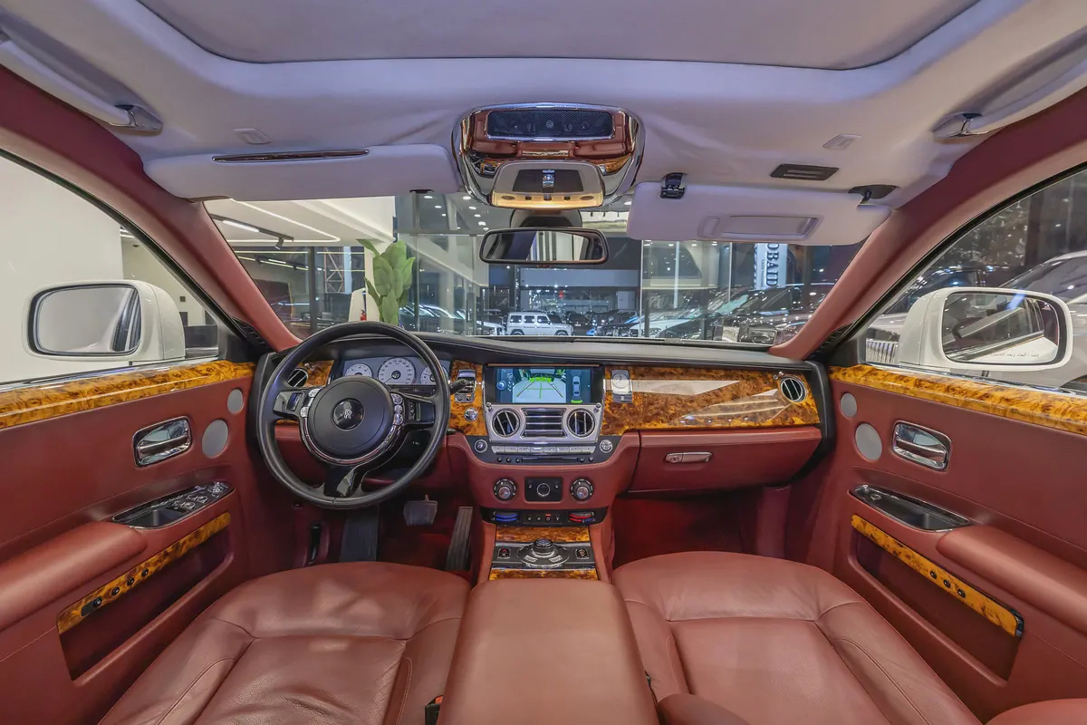2010 | Rolls Royce Ghost -  GCC Specs Emirates | Super Mint Condition | NO Accident | Low Milage-10-10