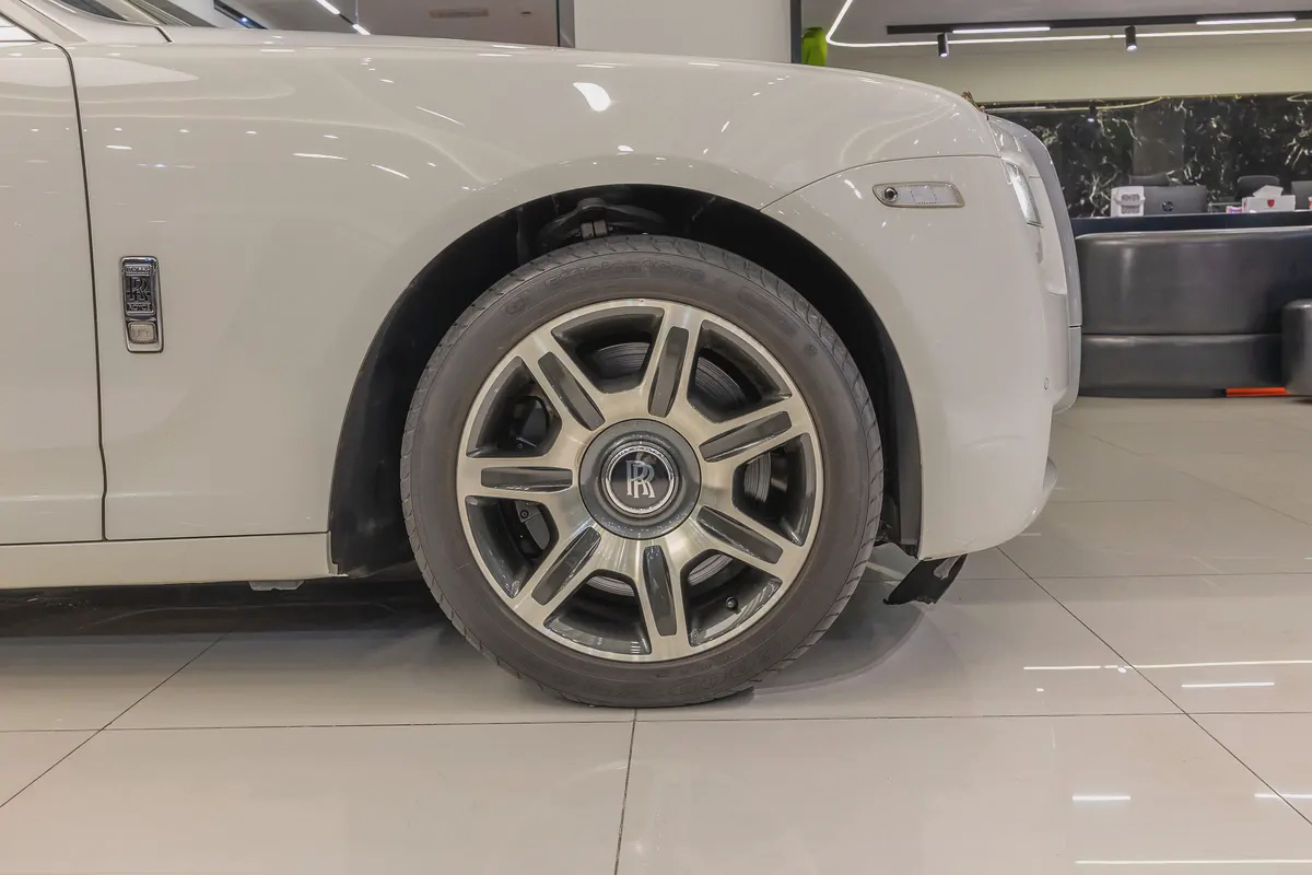 2010 | Rolls Royce Ghost -  GCC Specs Emirates | Super Mint Condition | NO Accident | Low Milage-7-7