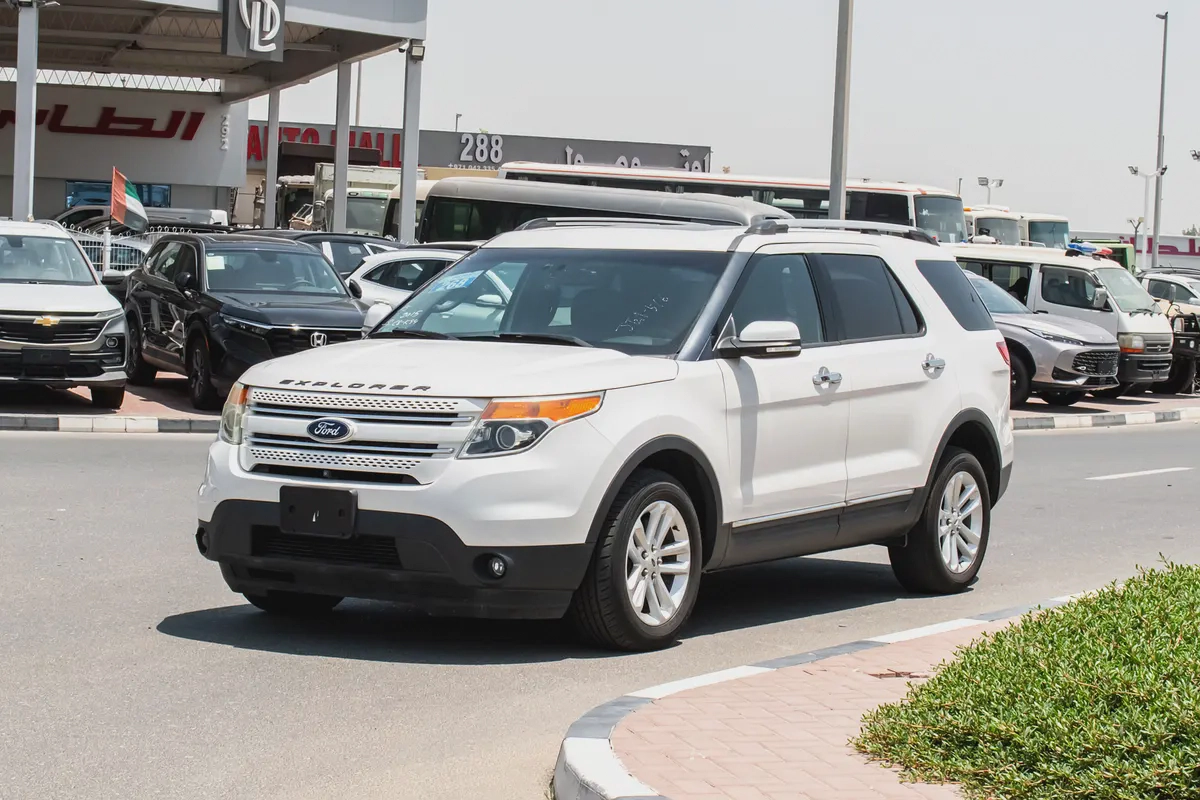 2015 - FORD EXPLORER - SUPER CLEAN - ONLY 94,000 KM-2-2