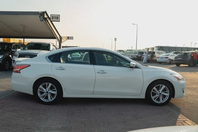 Nissan Altima SV Full Option Sunroof-4