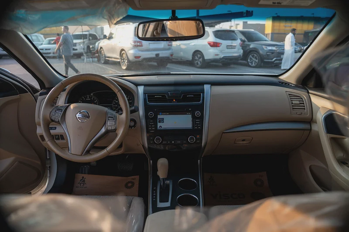 Nissan Altima SV Full Option Sunroof-6-6