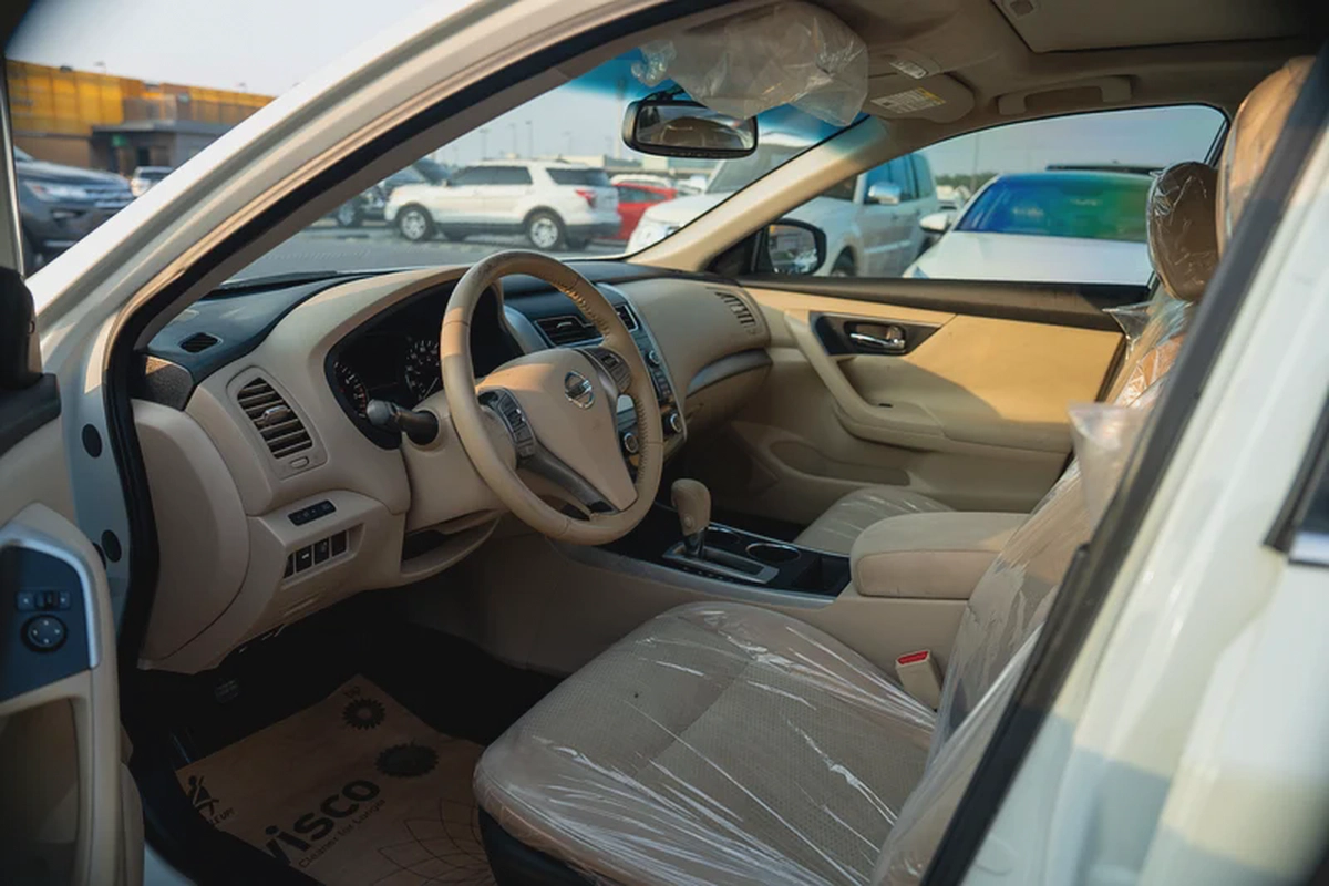 Nissan Altima SV Full Option Sunroof-7-7
