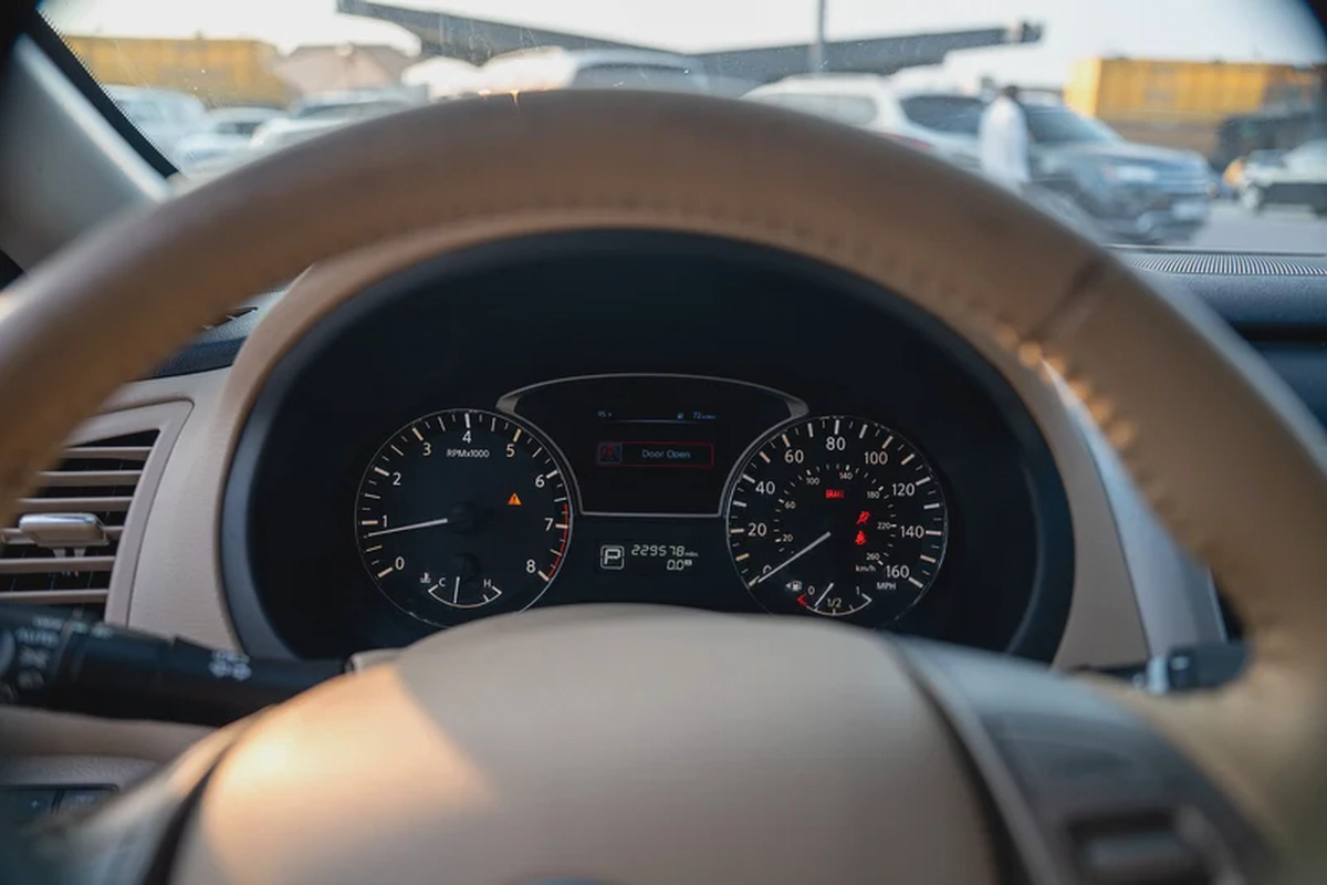 Nissan Altima SV Full Option Sunroof-10-10