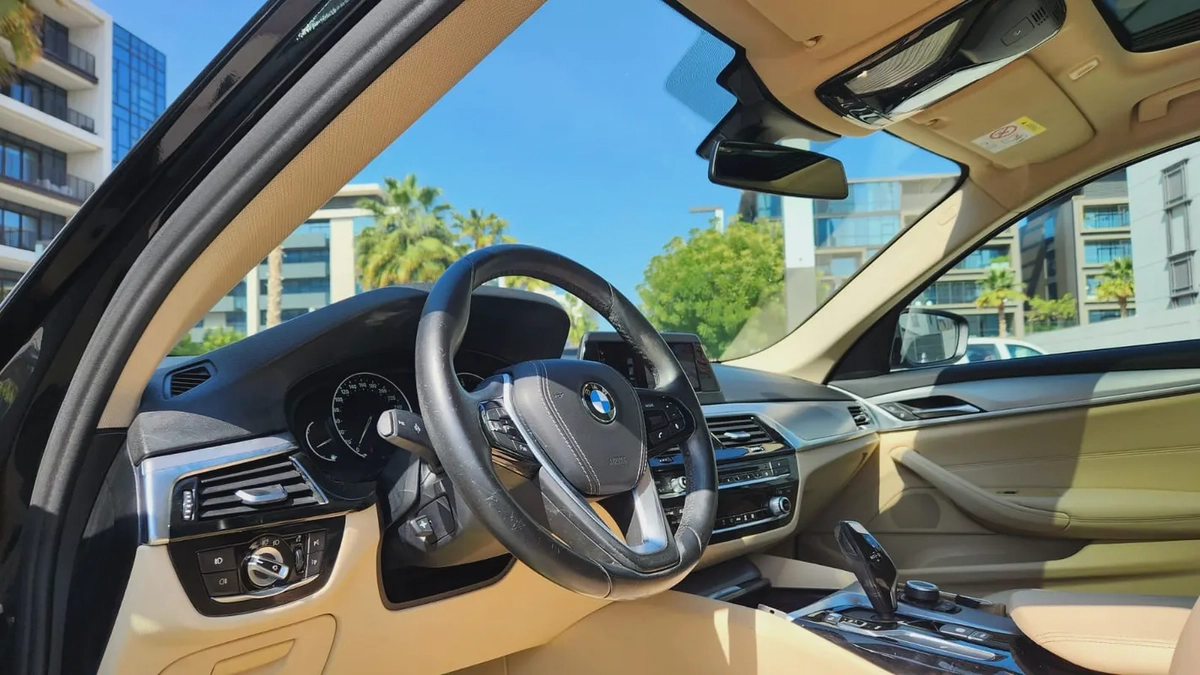 2019 BMW 520 full option ||NO ACCIDENT  || FULL AGENCY SERVICE || full option-12-12