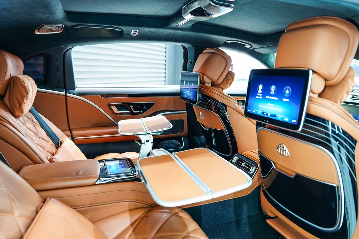 Mercedes-Benz Maybach S680 2022-10-10