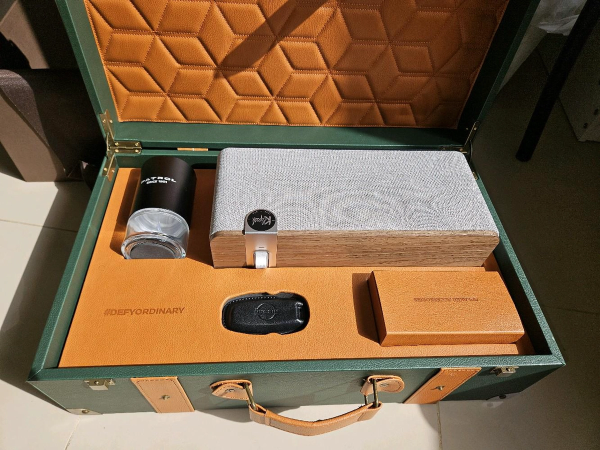 Nissan Patrol Luxury Gift Set with Klipsch Speaker