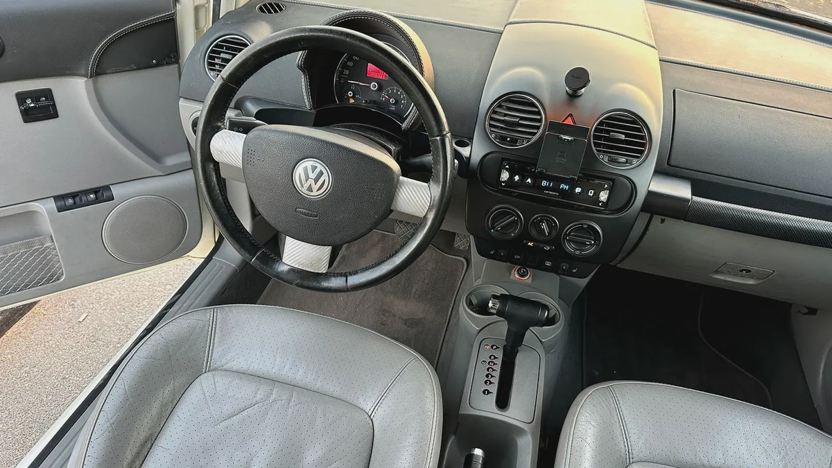 VOLKSWAGEN BEETLE FRESH JAPAN IMPORTED 2006 Mileage 95000 kms-13-13