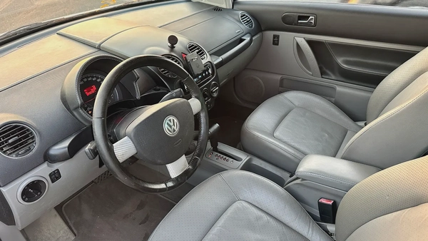 VOLKSWAGEN BEETLE FRESH JAPAN IMPORTED 2006 Mileage 95000 kms