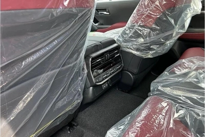 Toyota Land Cruiser VXR 3.5L-5