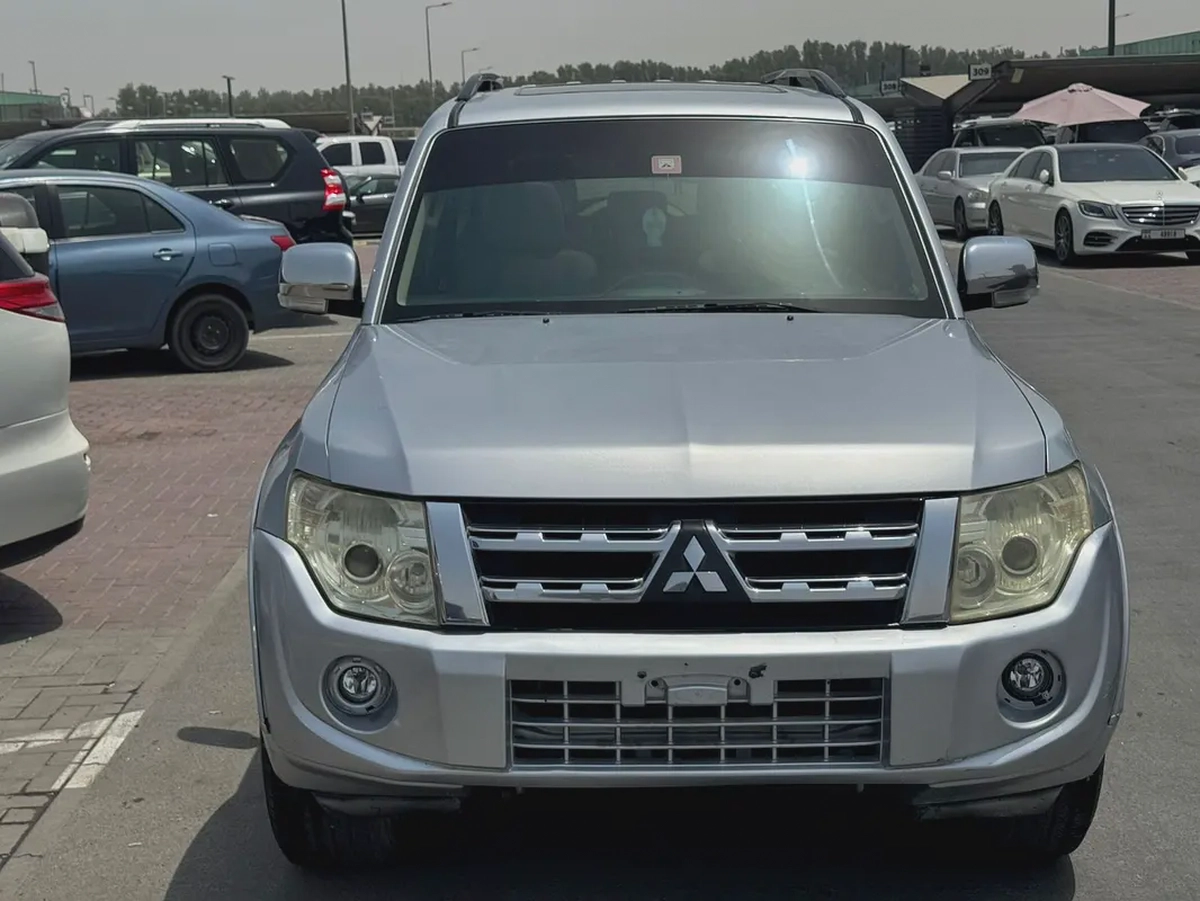 Mitsubshi pajero 2014 silver color fullopshin-0-0