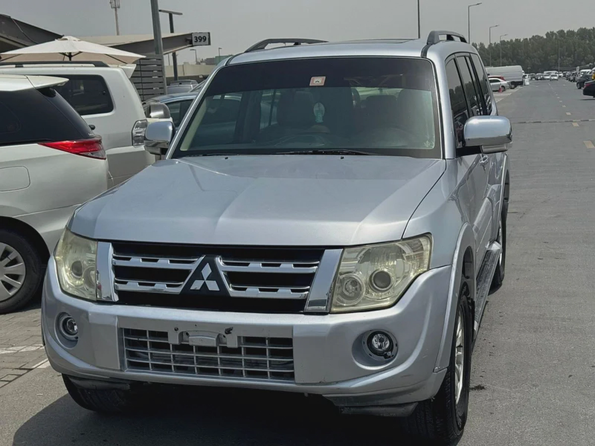 Mitsubshi pajero 2014 silver color fullopshin-1-1
