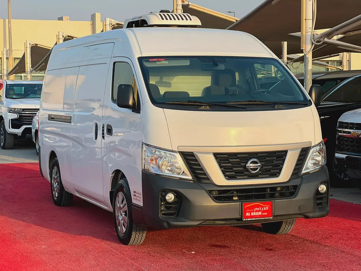2022 Nissan Urvan | Chiller  friezer | Manual Van | GCC | Screen | Ref#1014