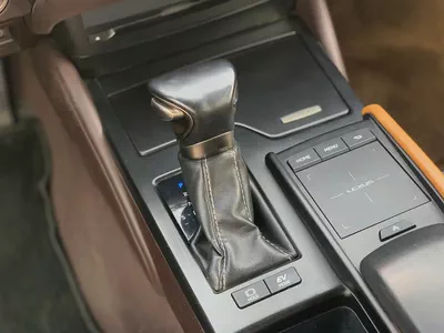 ES 300h | 2023 model | GCC Specs | 2.5L 4-Cyl Hybrid engine-10
