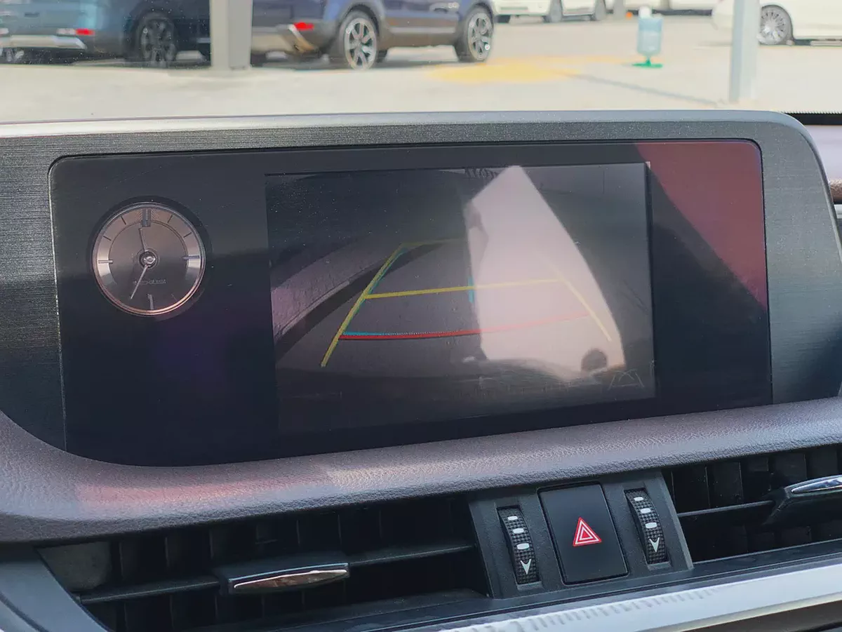 ES 300h | 2023 model | GCC Specs | 2.5L 4-Cyl Hybrid engine-9-9