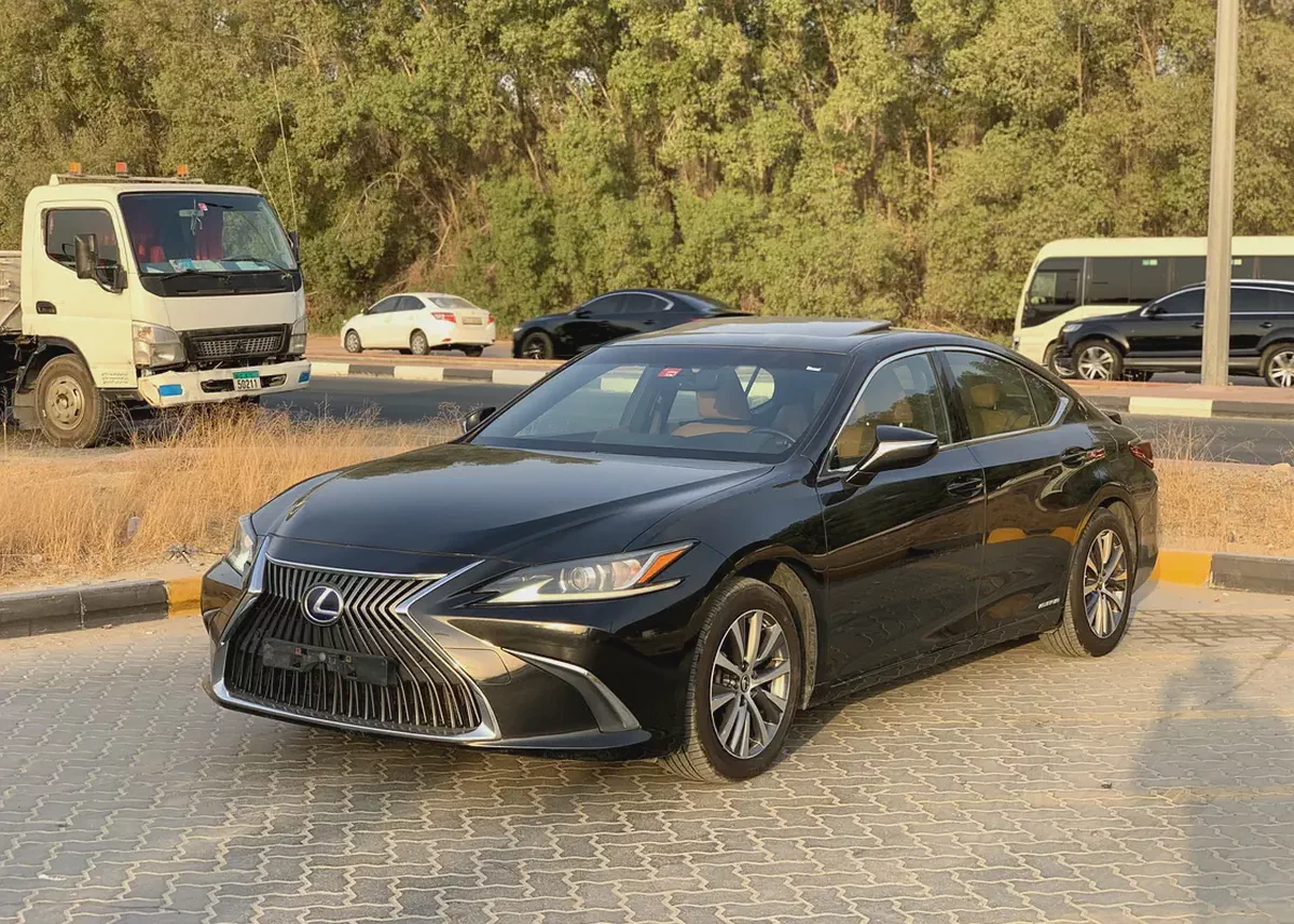 ES 300h | 2023 model | GCC Specs | 2.5L 4-Cyl Hybrid engine-2-2