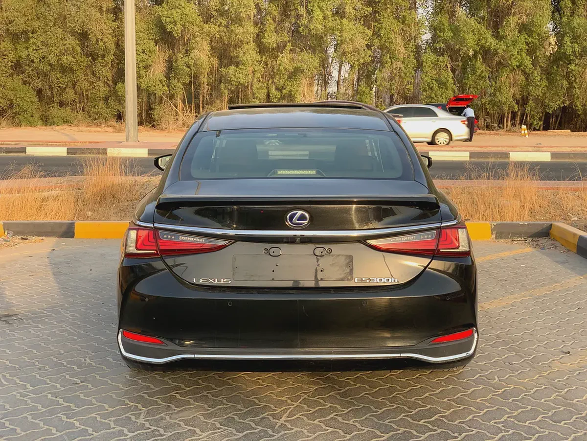 ES 300h | 2023 model | GCC Specs | 2.5L 4-Cyl Hybrid engine-4-4