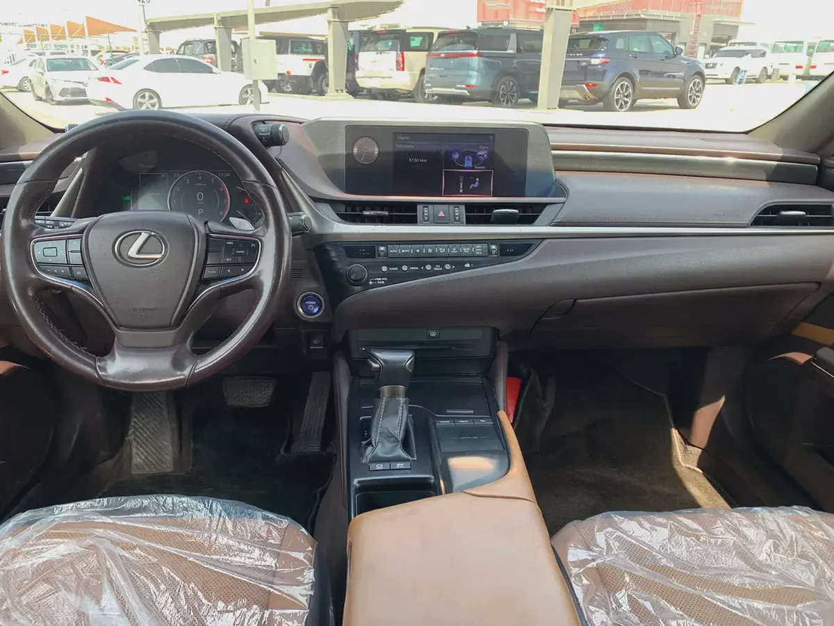 ES 300h | 2023 model | GCC Specs | 2.5L 4-Cyl Hybrid engine-6-6
