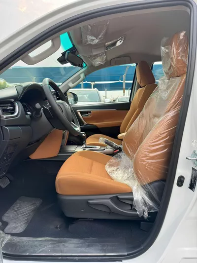 Toyota Fortuner SR5 || 2.8L DIESEL V4 4WD | RADAR | 360*CAMERA | AUTO AC (CODE # FD6FO)-10