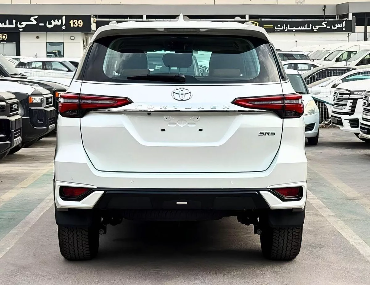 Toyota Fortuner SR5 || 2.8L DIESEL V4 4WD | RADAR | 360*CAMERA | AUTO AC (CODE # FD6FO)-2-0