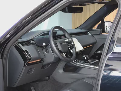 2025 - Range Rover Sport SV Carbon Bronze - V8 for 666,000.00 AED-8
