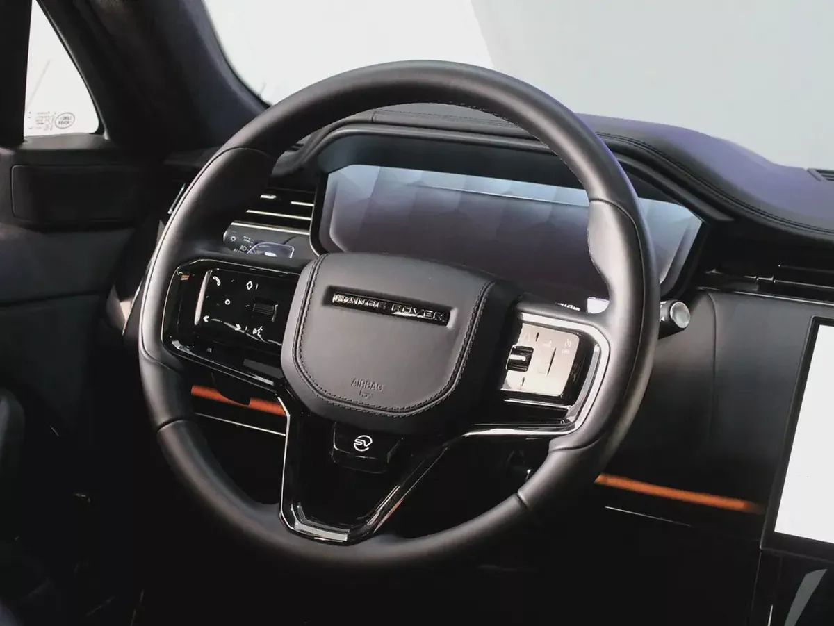 2025 - Range Rover Sport SV Carbon Bronze - V8 for 666,000.00 AED-12-12