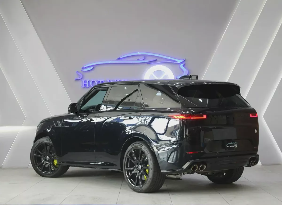 2025 - Range Rover Sport SV Carbon Bronze - V8 for 666,000.00 AED-3-3