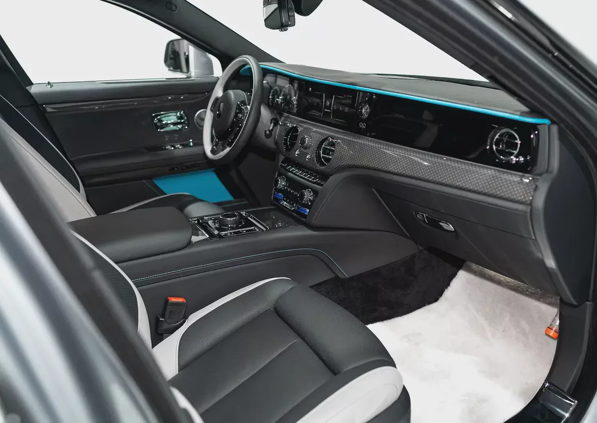 2024 ROLLS ROYCE GHOST BLACK BADGE | DELIVERY MILEAGE | STARLIGHT | REAR TVS | CARBON RIMS-11-11