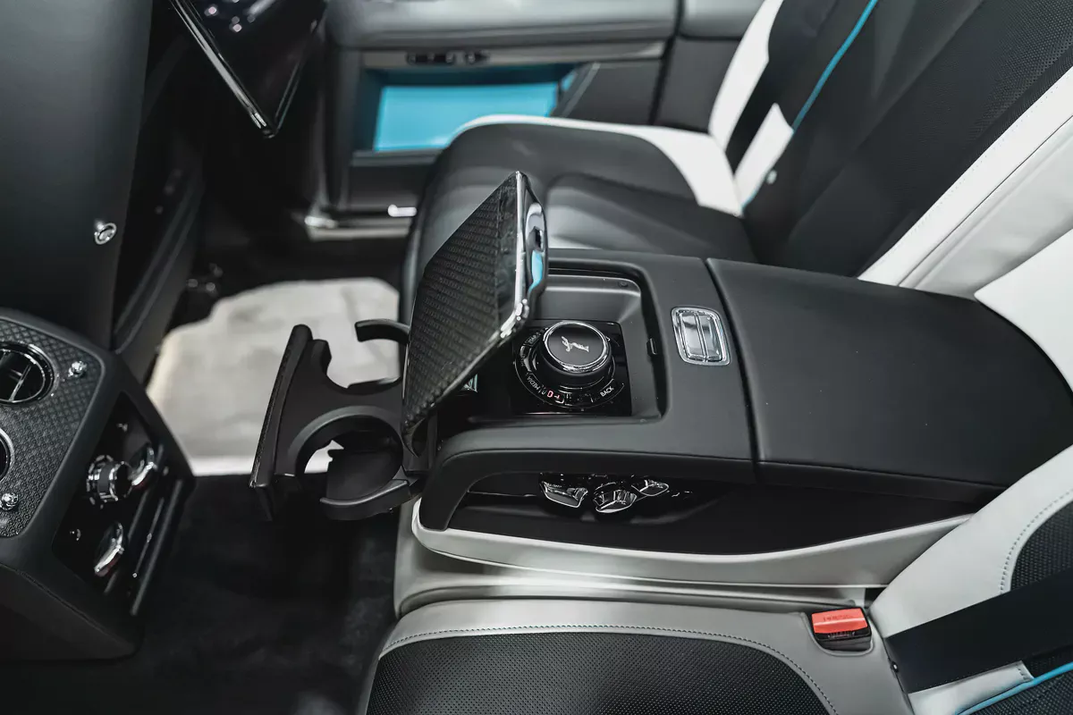 2024 ROLLS ROYCE GHOST BLACK BADGE | DELIVERY MILEAGE | STARLIGHT | REAR TVS | CARBON RIMS-13-13