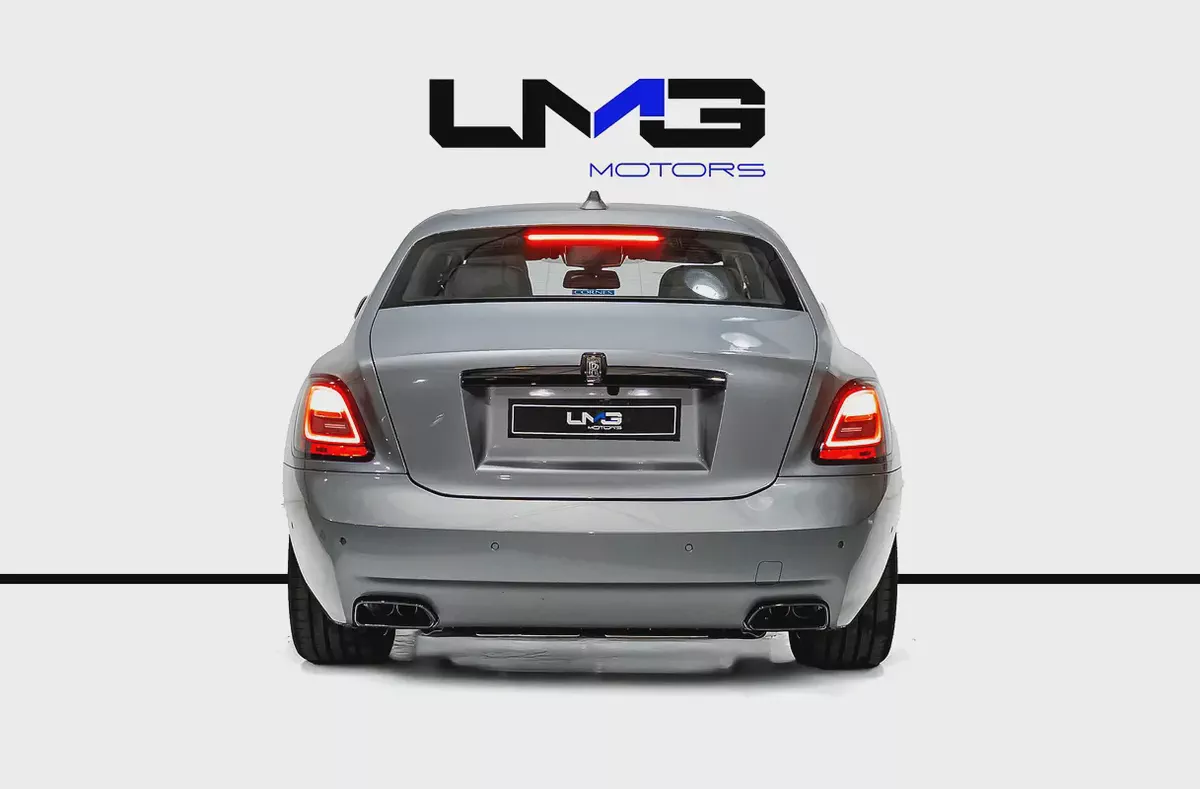 2024 ROLLS ROYCE GHOST BLACK BADGE | DELIVERY MILEAGE | STARLIGHT | REAR TVS | CARBON RIMS-4-4