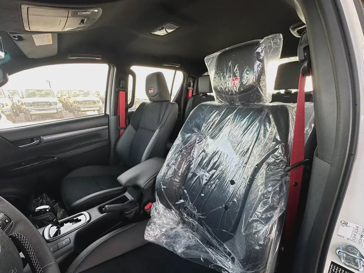 2025 Toyota Hilux GR Sport - GCC Specs - Brand New-4-4