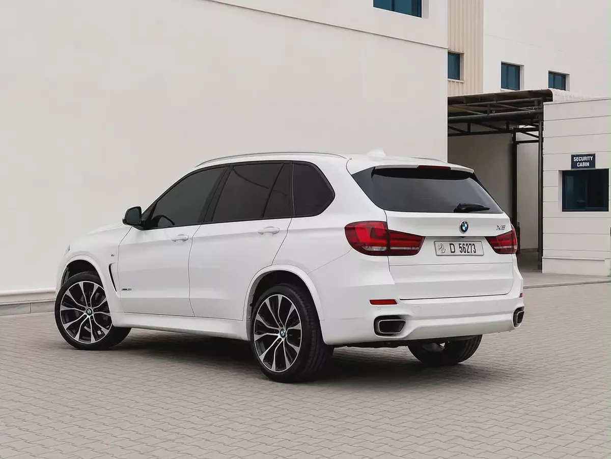 AED 1,370 EMI PM | BMW X5 | XDRIVE50i M | ORIGINAL PAINT | FULL SERVICE HISTORY | 0% DOWNPAYMENT-6-6