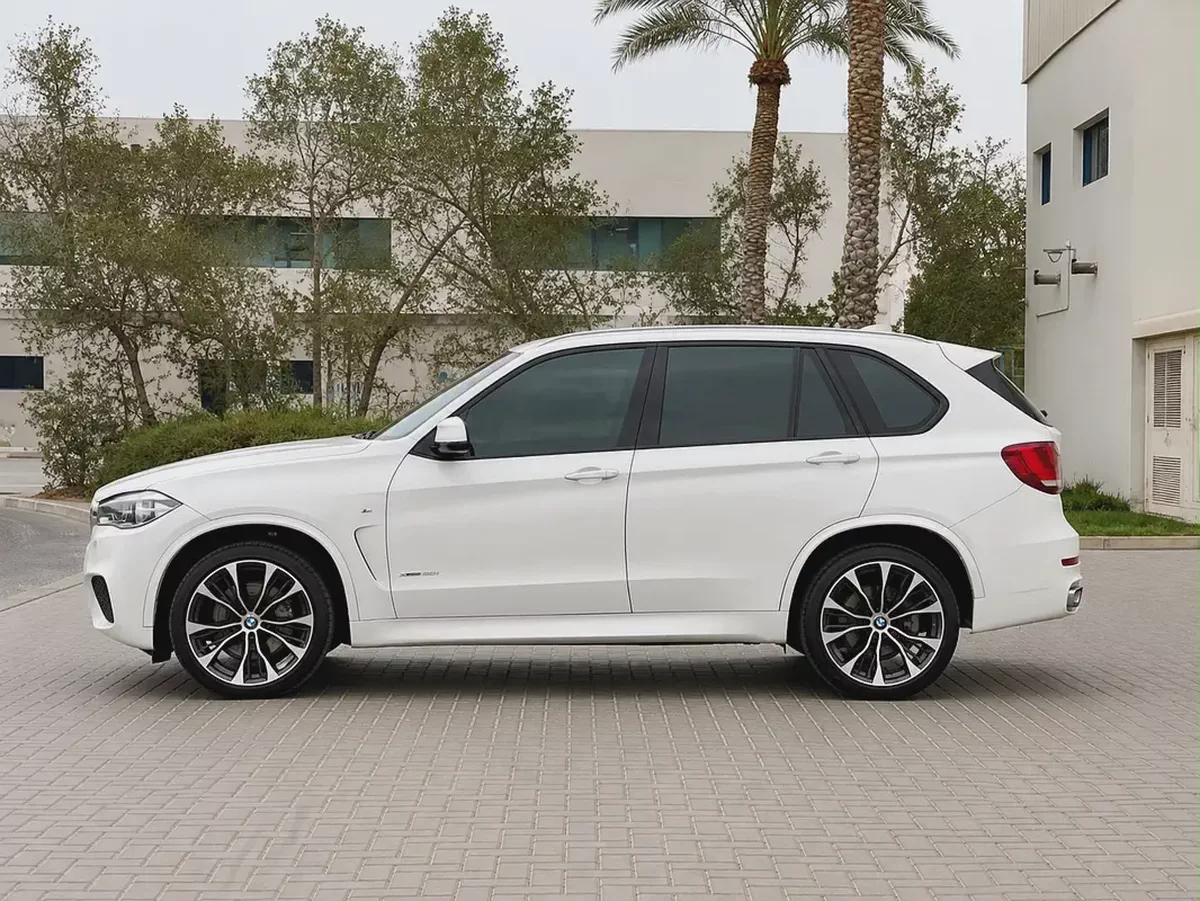 AED 1,370 EMI PM | BMW X5 | XDRIVE50i M | ORIGINAL PAINT | FULL SERVICE HISTORY | 0% DOWNPAYMENT-7-7