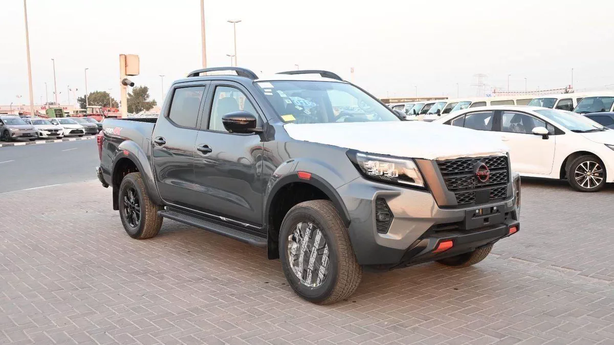 Nissan Navara PRO4X FULL OPTION ALL COLOUR ....-2-0