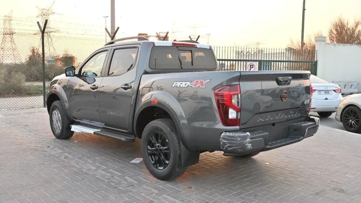 Nissan Navara PRO4X FULL OPTION ALL COLOUR ....-3-0