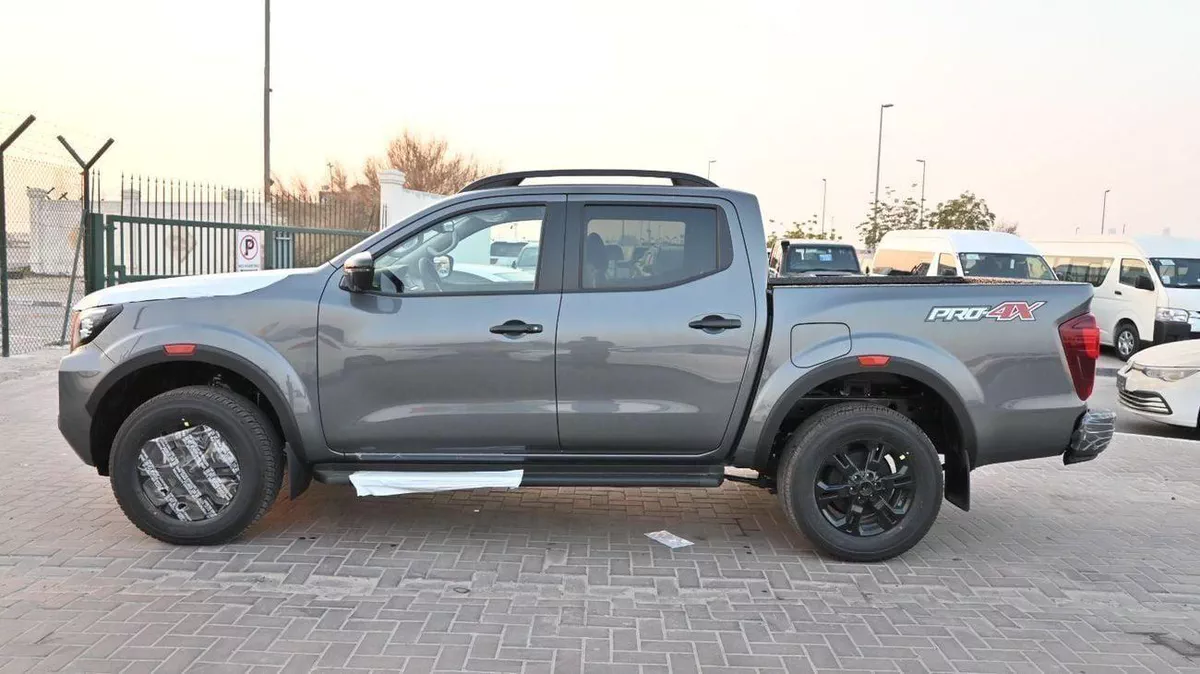 Nissan Navara PRO4X FULL OPTION ALL COLOUR ....-5-0