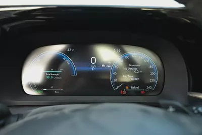TOYOTA CROWN 2.4 HYBRID TURBO 2023 GCC SPECS-11