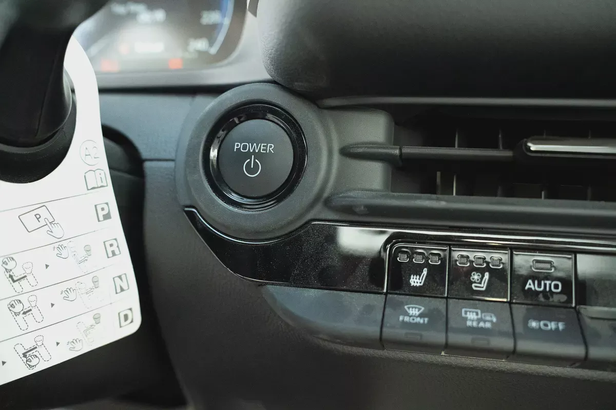 TOYOTA CROWN 2.4 HYBRID TURBO 2023 GCC SPECS-13-13