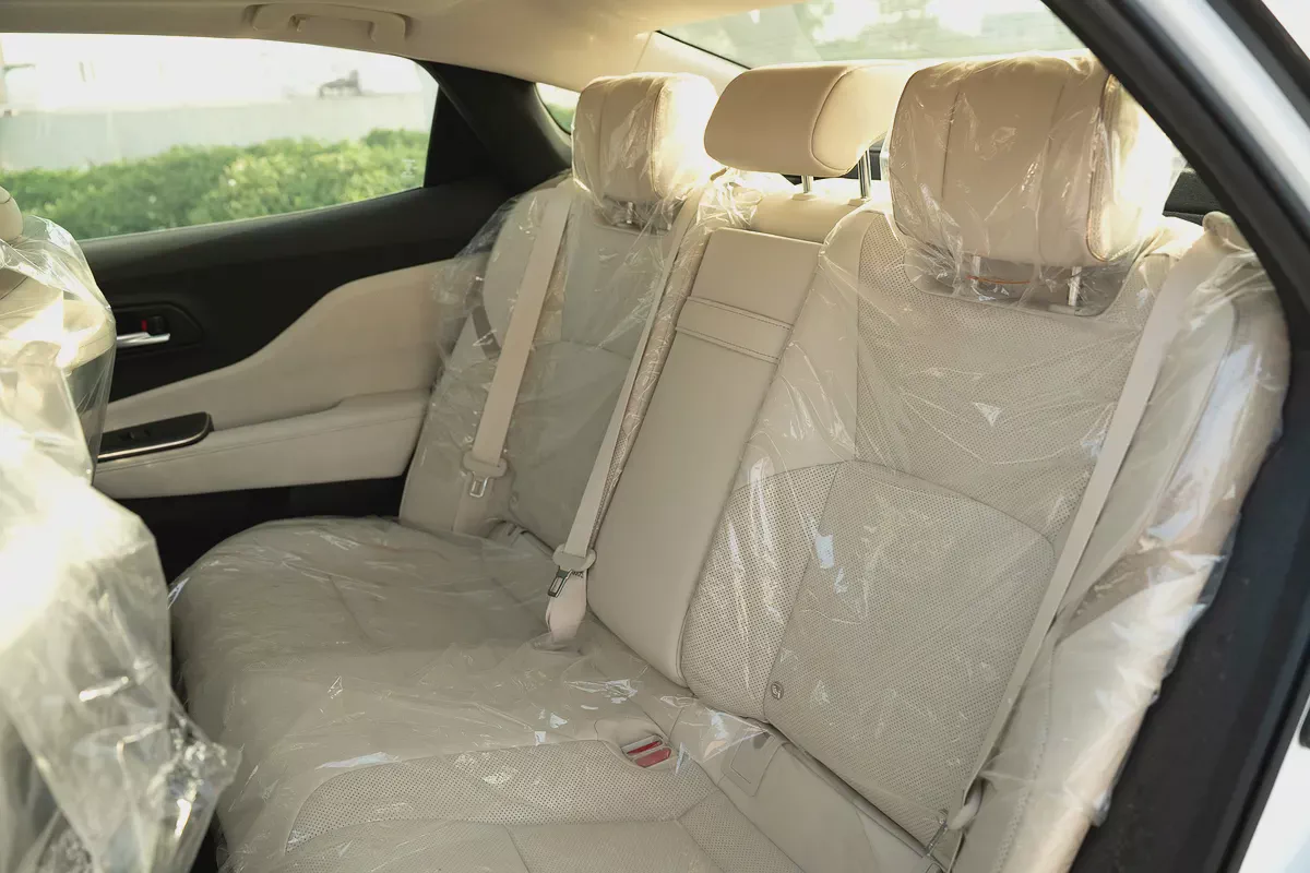 TOYOTA CROWN 2.4 HYBRID TURBO 2023 GCC SPECS-16-16