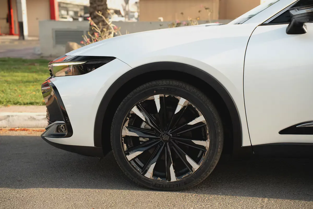 TOYOTA CROWN 2.4 HYBRID TURBO 2023 GCC SPECS-5-5