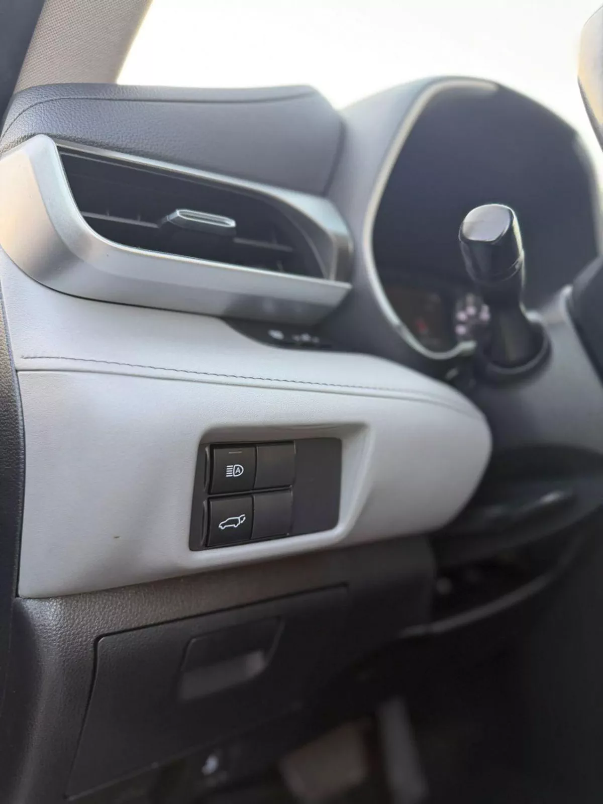 Toyota Highlander  2020 Toyota Highlander Full Option 3.5L V6 - SunRoof - Full Radar System - 7 Seater - Push Start-15-0